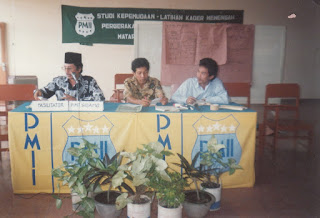 Sebelah kiri sahabat (alm) drs. H. Lalu misban ketum PMII Mataram yg pertama, tengah sahabat marinah hardy dan Drs. H. Jamaluddin, SH., M.Si, saat LKM Drs. Jamaluddin. SH., M.Si (Istimewa/ PMII Mataram)Sebelah kiri sahabat (alm) drs. H. Lalu misban ketum PMII Mataram yg pertama, tengah sahabat marinah hardy dan Drs. H. Jamaluddin, SH., M.Si, saat LKM Drs. Jamaluddin. SH., M.Si (Istimewa/ PMII Mataram)